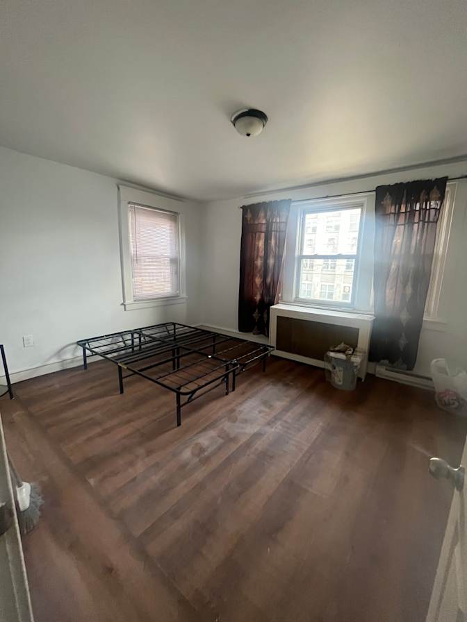 Room FOR RENT's room