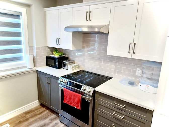 Yuvi Edmonton's room