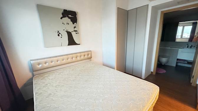 Vivian's room