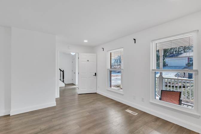 lifedoorrentals's room