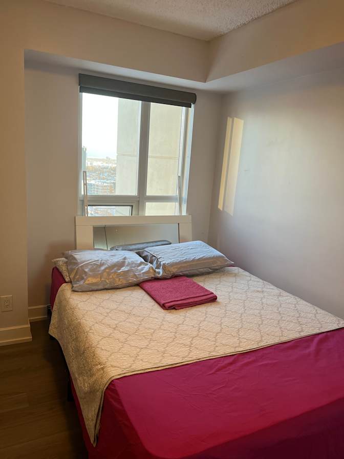 Etobicoke - Photo 4