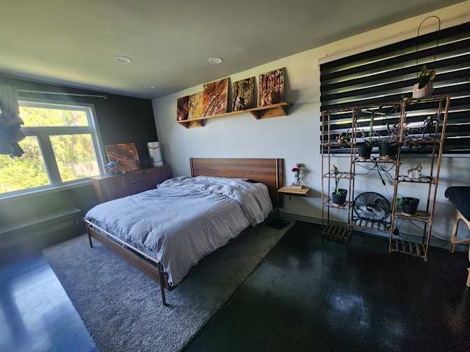 Patrick Vien's room