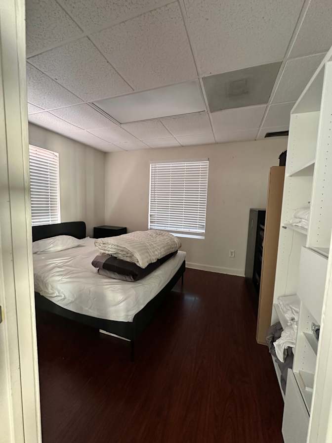 Steven Schneider's room