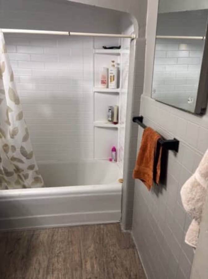 Sidney Mantle's room