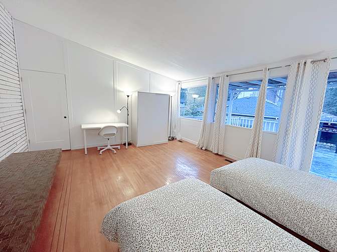 Shirin's room