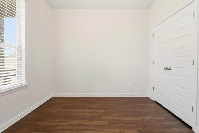 Yas's room