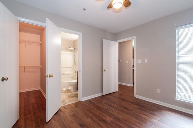 Alcove Rooms's room