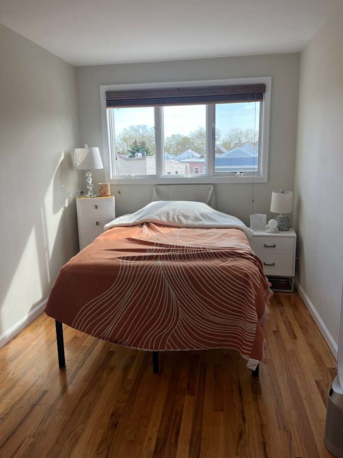Ariana Cuevas's room