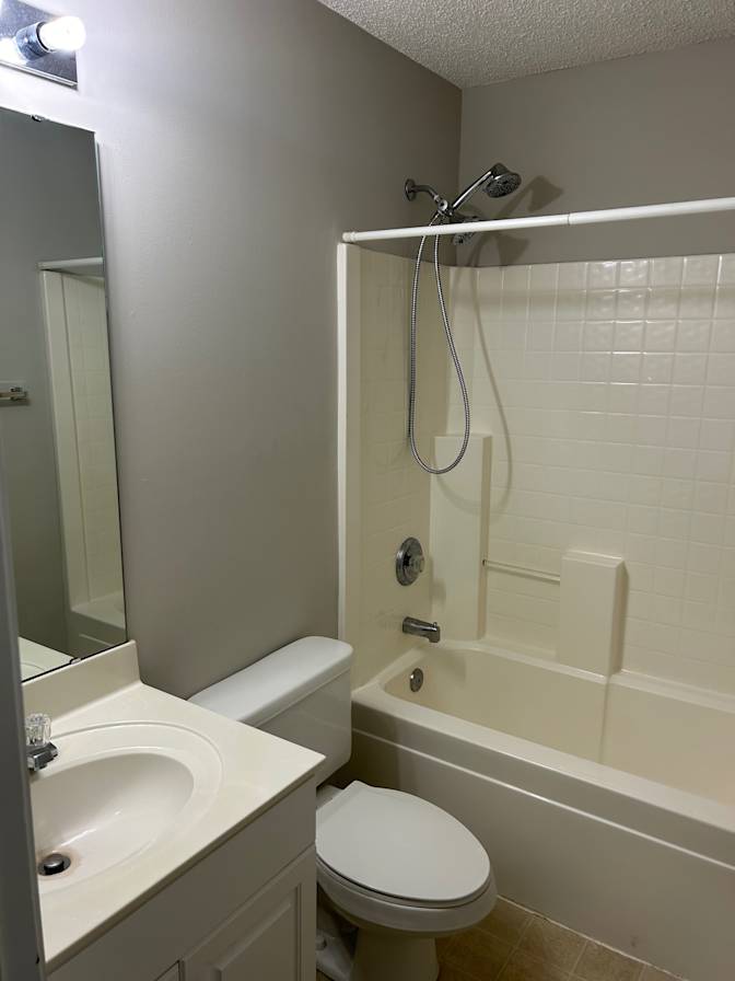 Alcove Rooms's room