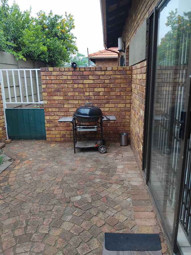 MNR JACQUES F DU PLESSIS's room