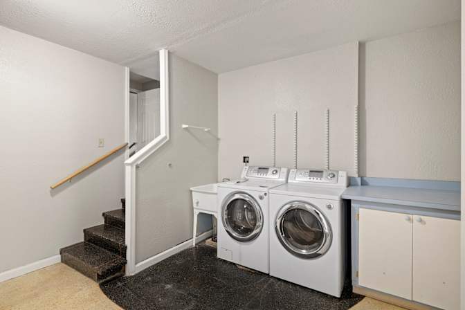 lifedoorrentals's room