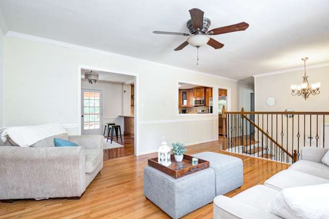 lifedoorrentals's room