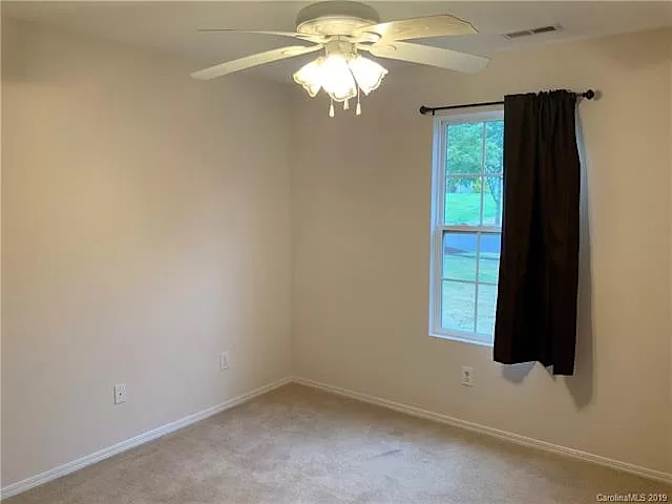 Alcove Rooms's room