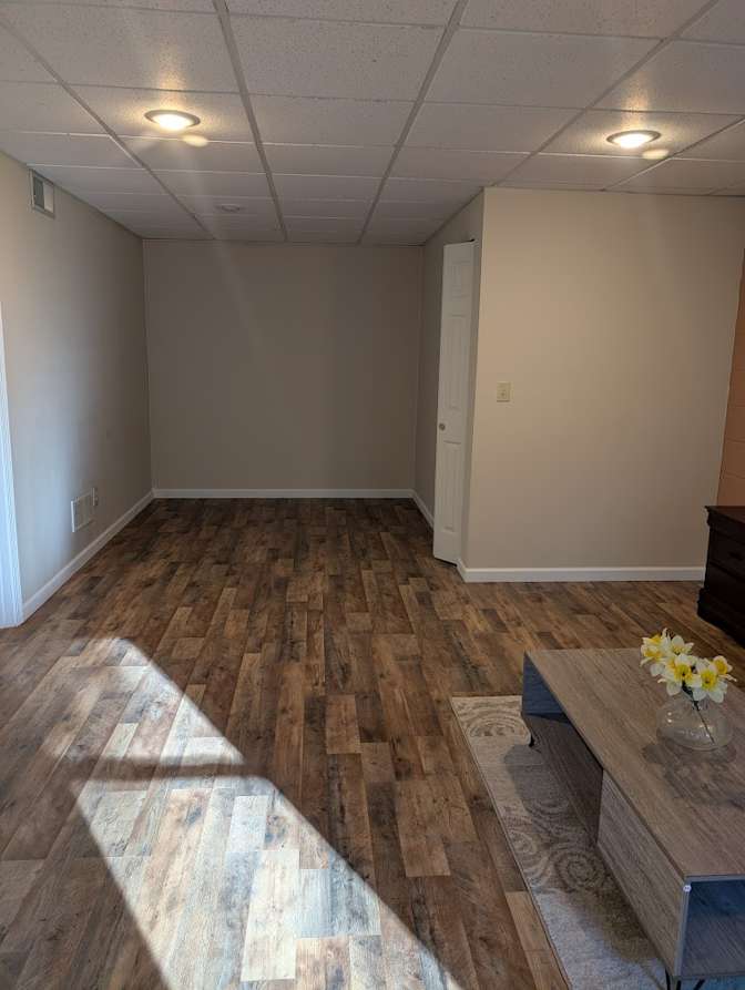 Alcove Rooms's room