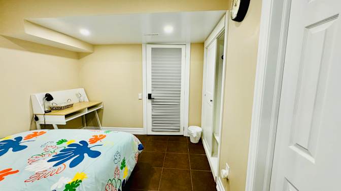 Jo's room