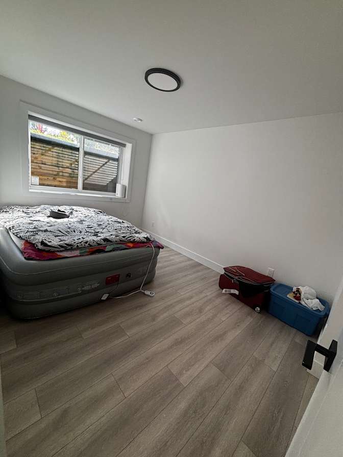 Minju's room