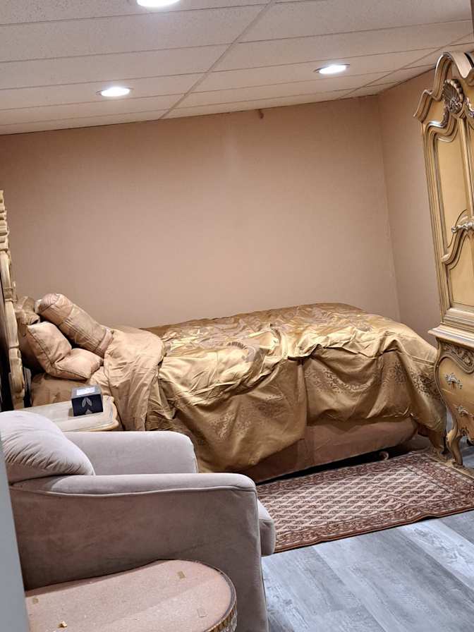 Roselyn's room