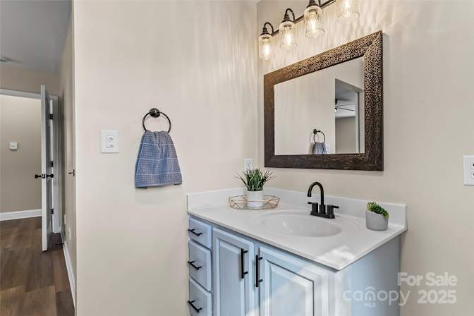 Alcove Rooms's room