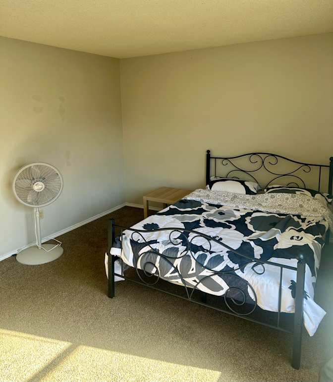 Ola's room
