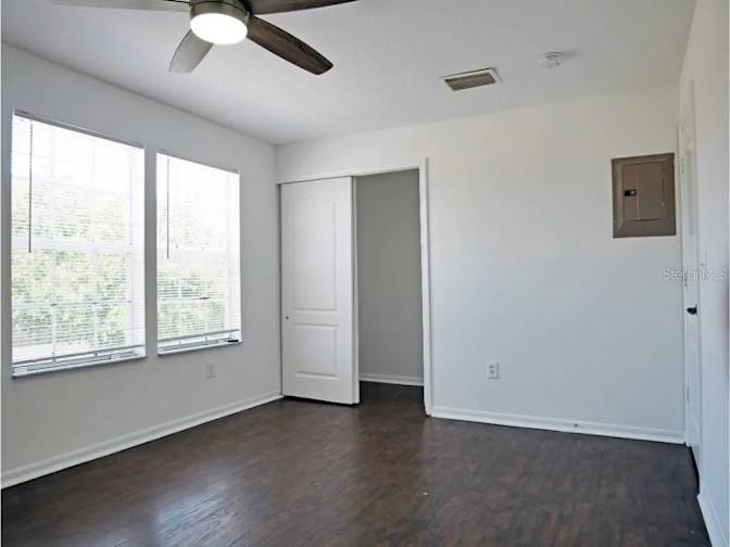 Leasing's room