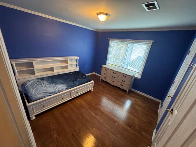 Thien's room