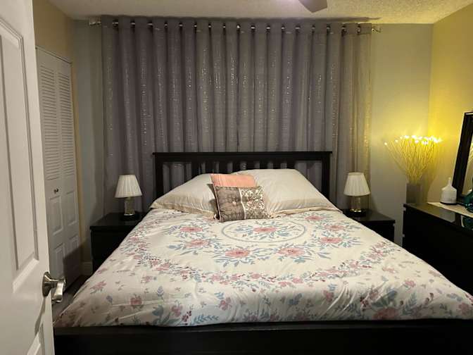 AMANDA ZAPATA's room
