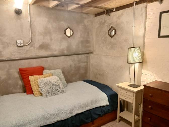 L's room
