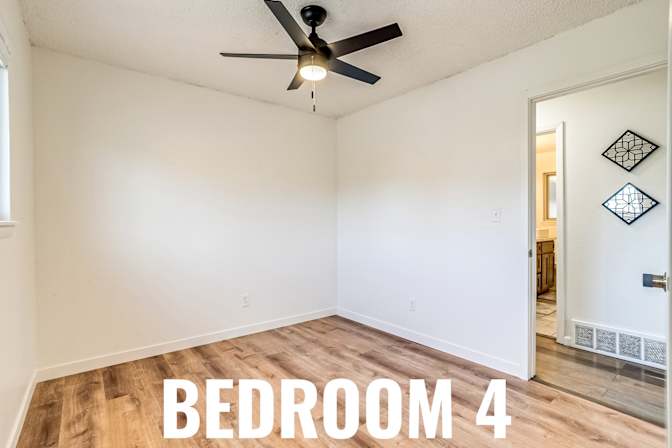 HomeCrew's room