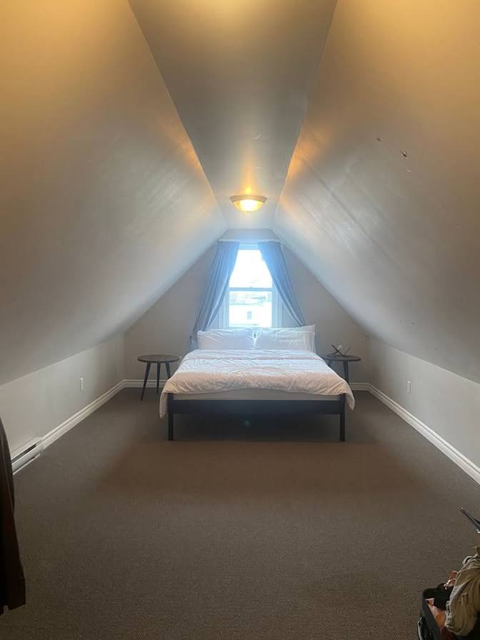 Issa's room