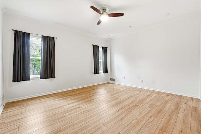 Alcove Rooms's room