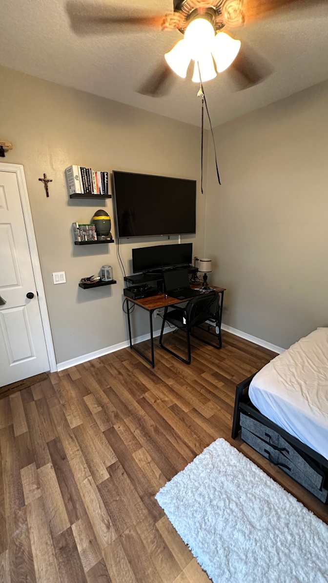 Jose's room
