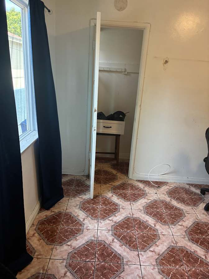 Tony's room