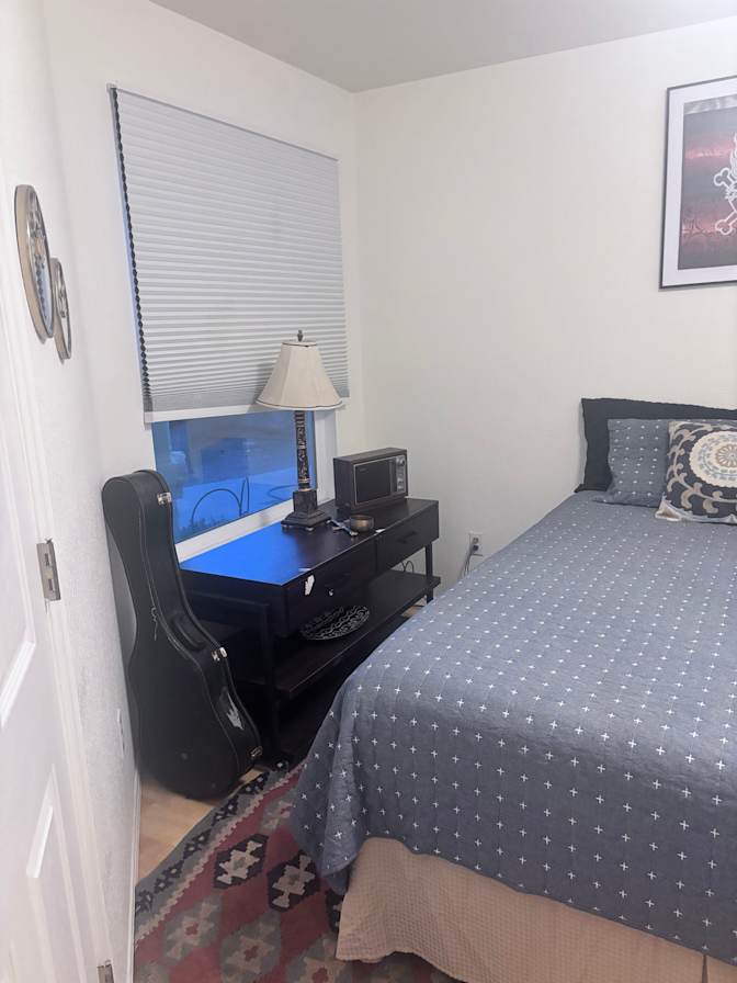Candace Thomas-Apodaca's room