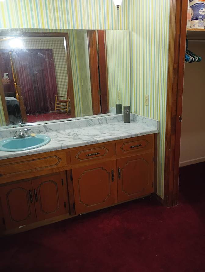 Lee's room