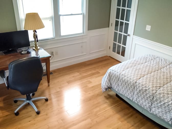 Tee Lee's room