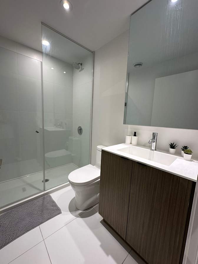 HT GLOBAL HOUSING's room