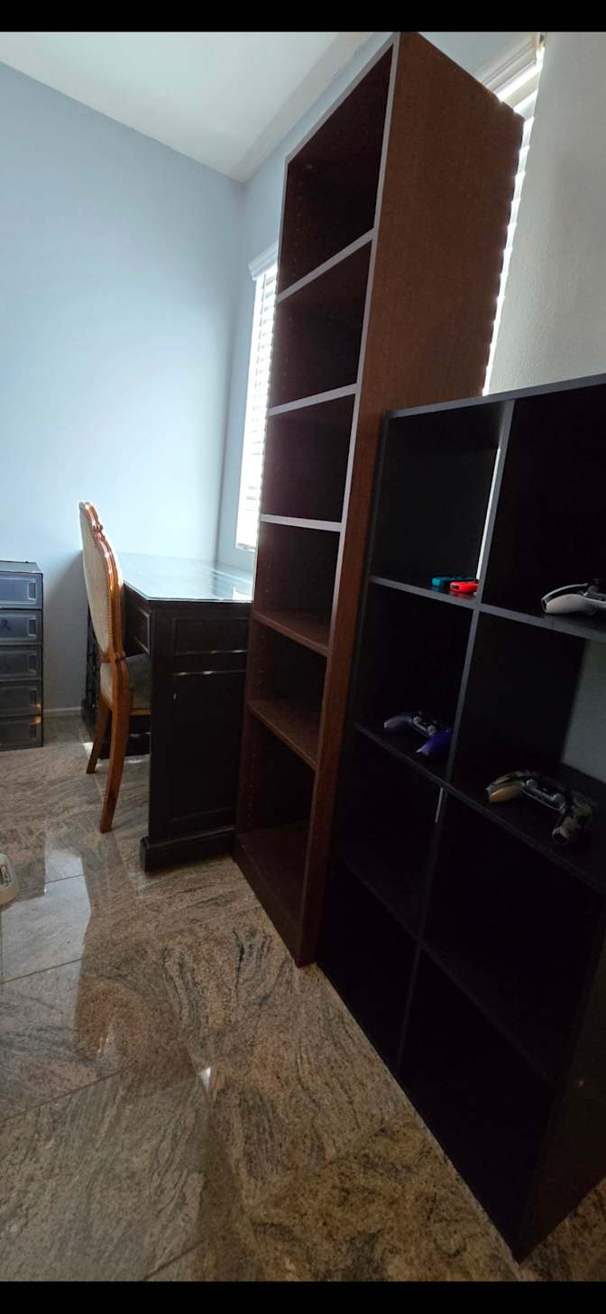 J Luis's room