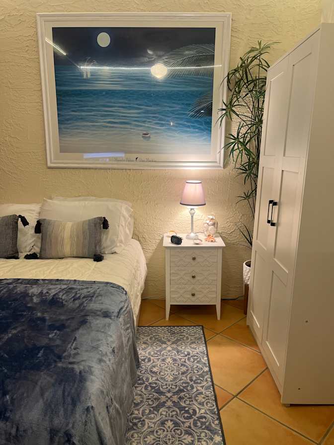 Amy B Amodeo's room