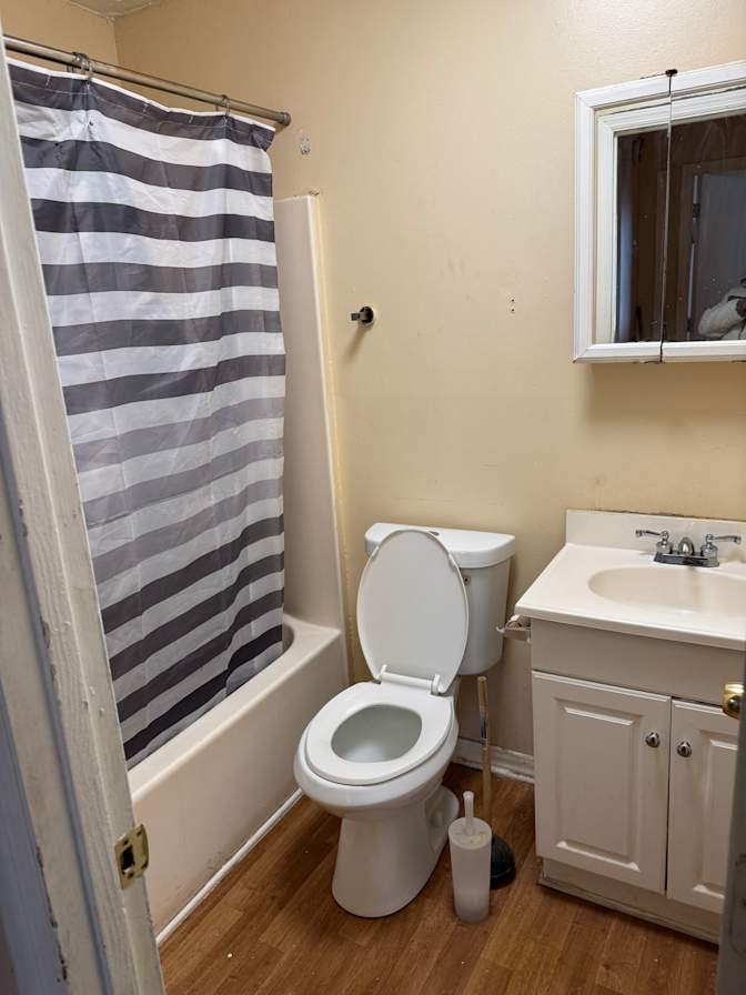Sloth rentals's room