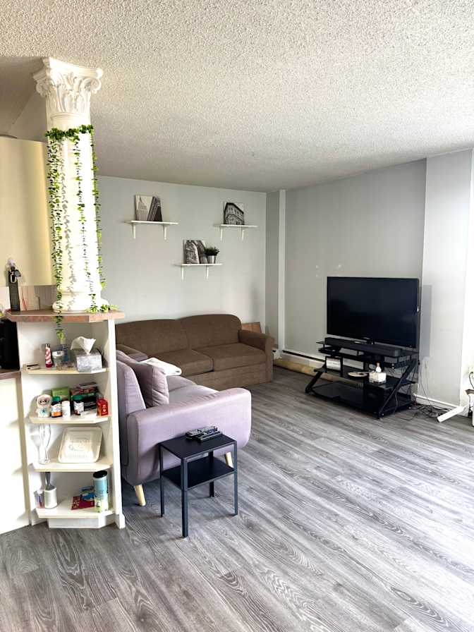 Carla's room