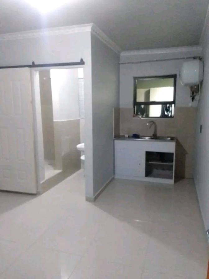Thulani's room