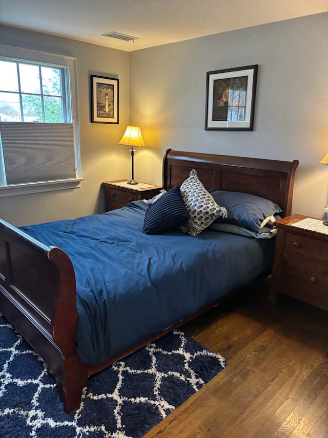 M. Connolly's room