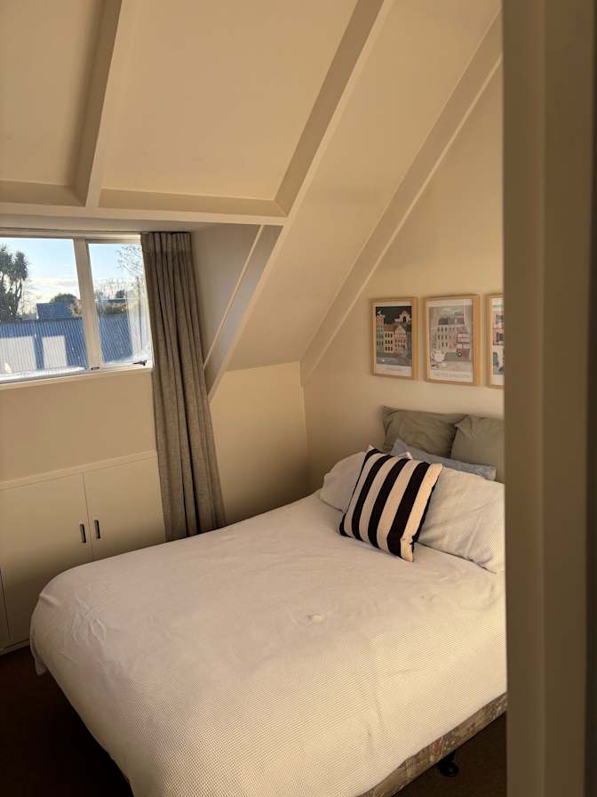 Bridge's room