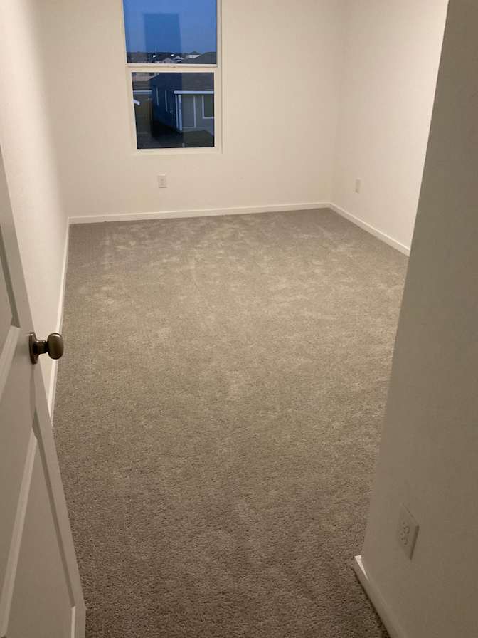 Luis's room