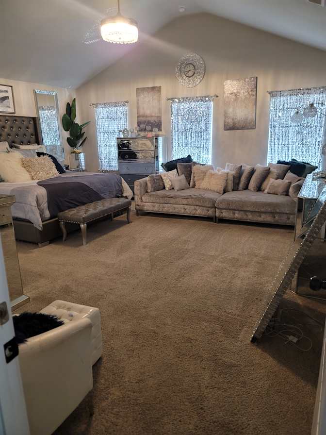 Maurice Thomas Jr's room