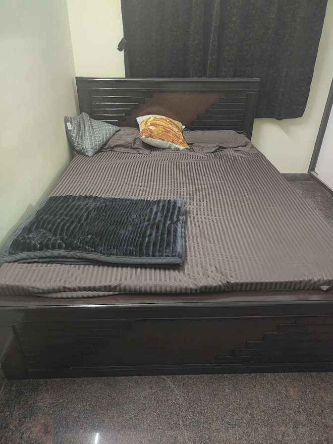 Arti Gupta's room