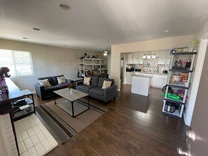 Peter Nguyen's room