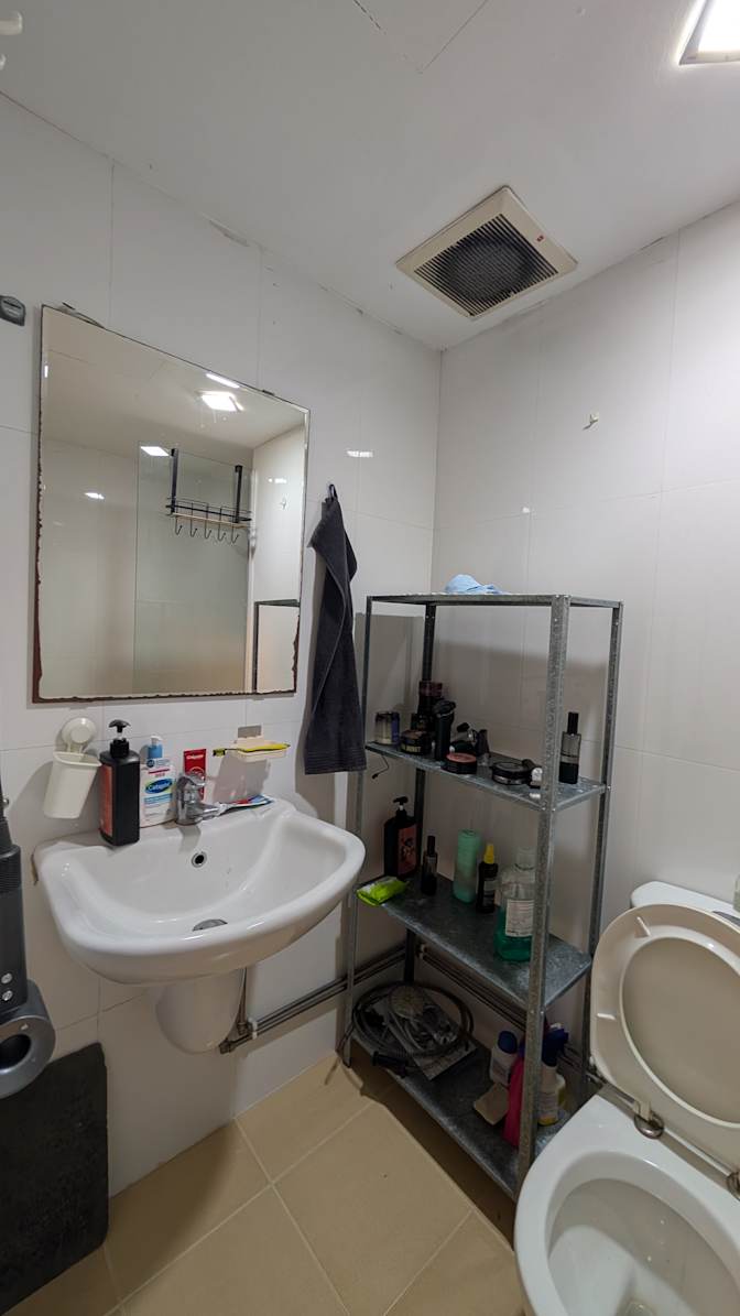 Calvin Tan's room