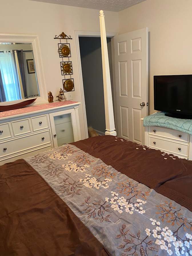 STACEY's room