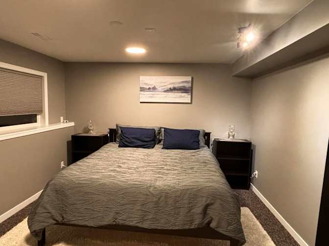 Lakefront Living's room